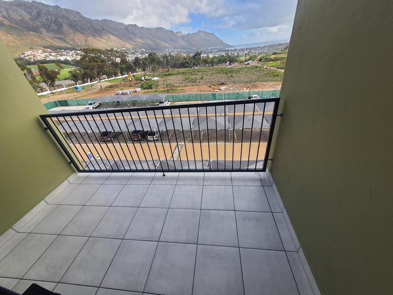 To Let 2 Bedroom Property for Rent in Gordons Bay Western Cape